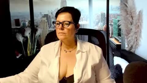 Snapshot of mollysun chatting on 3, 11, 2025 MollySun Nina Randmann online show from 3, 11, 2025