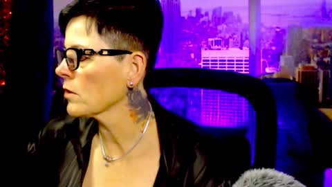 Snapshot of mollysun chatting on 2, 12, 2025 MollySun Nina Randmann online show from 2, 12, 2025