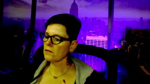 Snapshot of mollysun chatting on 4, 12, 2025 MollySun Nina Randmann online show from 4, 12, 2025