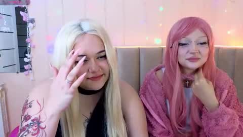 Snapshot of mollyxxdoll chatting on 15, 7, 2026 Molly online show from 15, 7, 2026