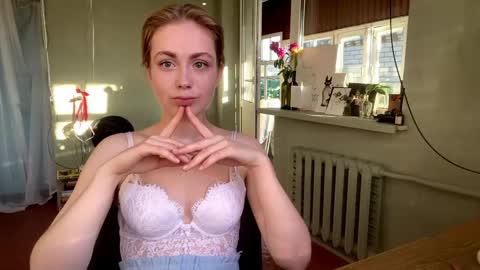 Snapshot of molyangel chatting on 6, 6, 2026 Oksana online show from 6, 6, 2026