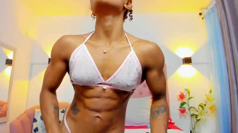 molyrestrepo online show from 24, 4, 2026