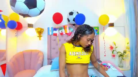 molyrestrepo online show from 23, 6, 2026