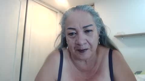 Snapshot of mom_is_wet chatting on 18, 2, 2025 nativa online show from 18, 2, 2025