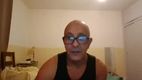 moment71200 online show from 12, 11, 2025