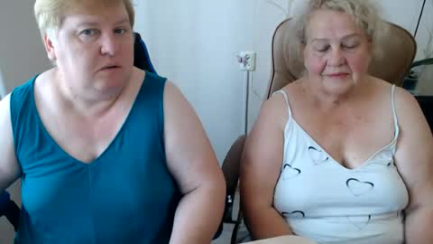 Snapshot of mommy99x chatting on 3, 8, 2026 Mommy99X online show from 3, 8, 2026