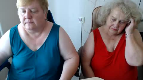 Snapshot of mommy99x chatting on 3, 8, 2026 Mommy99X online show from 3, 8, 2026
