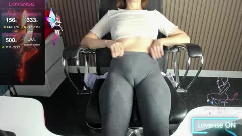 Snapshot of mommy_cum chatting on 11, 11, 2025 Mommy online show from 11, 11, 2025