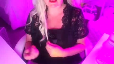 Mommy Julia online show from 29, 6, 2026