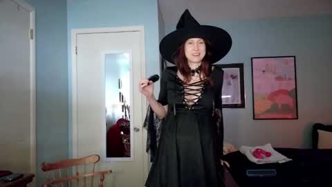 Goddess L online show from 31, 10, 2025