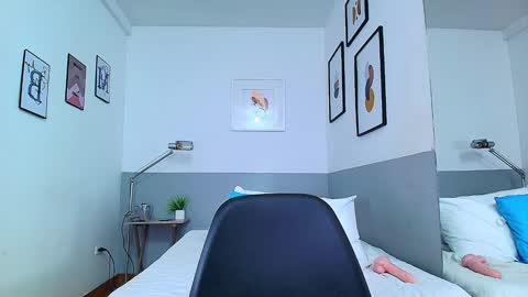 Snapshot of mommyissuess_ chatting on 23, 1, 2025 Daphne  online show from 23, 1, 2025