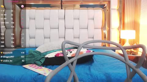 Snapshot of mommyissuess_ chatting on 20, 2, 2025 Daphne  online show from 20, 2, 2025