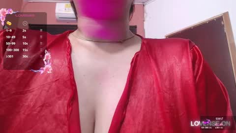 Snapshot of mommyissuess_ chatting on 7, 3, 2025 Daphne  online show from 7, 3, 2025