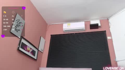 Snapshot of mommyissuess_ chatting on 8, 3, 2025 Daphne  online show from 8, 3, 2025