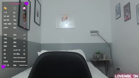 Snapshot of mommyissuess_ chatting on 9, 3, 2025 Daphne  online show from 9, 3, 2025