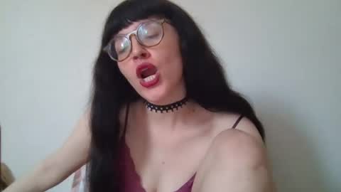 Snapshot of mommynatrix chatting on 9, 7, 2026 Mommynatrix online show from 9, 7, 2026