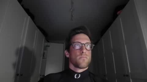 moms_little_monster online show from 30, 11, 2025