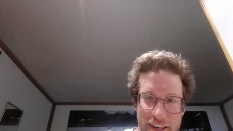Snapshot of moms_little_monster chatting on 13, 3, 2026 moms_little_monster online show from 13, 3, 2026