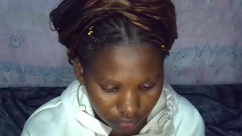 momsdoll online show from 5, 4, 2026