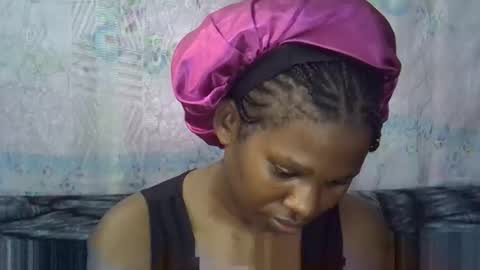 Snapshot of momsdoll chatting on 13, 4, 2026 momsdoll online show from 13, 4, 2026