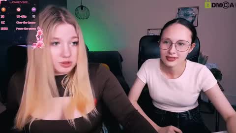 Snapshot of mona_cloud chatting on 8, 3, 2025 Mona online show from 8, 3, 2025