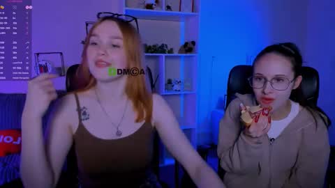 Snapshot of mona_cloud chatting on 8, 10, 2025 Mona online show from 8, 10, 2025