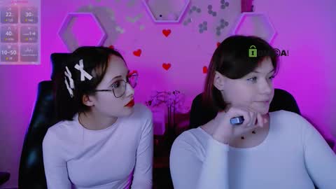 Snapshot of mona_cloud chatting on 11, 10, 2025 Mona online show from 11, 10, 2025