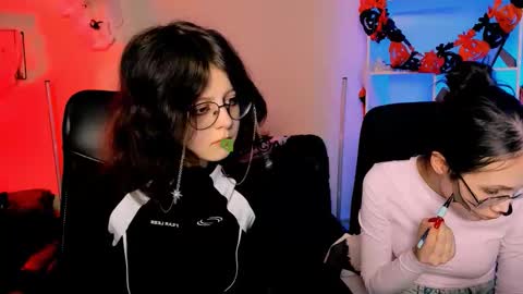 Snapshot of mona_cloud chatting on 24, 10, 2025 Mona online show from 24, 10, 2025