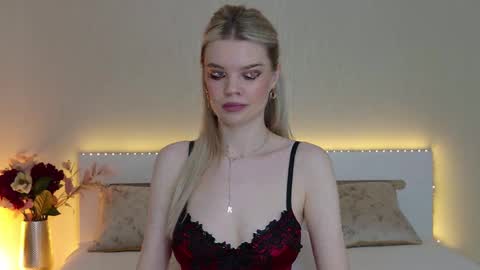 Snapshot of monaxxx_ chatting on 30, 12, 2024 Monaxxx online show from 30, 12, 2024