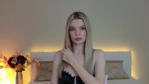 Snapshot of monaxxx_ chatting on 3, 1, 2025 Monaxxx online show from 3, 1, 2025