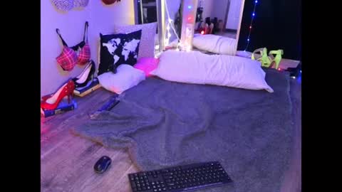 Monica online show from 3, 7, 2026