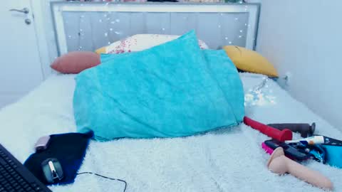 lizzi online show from 4, 3, 2025