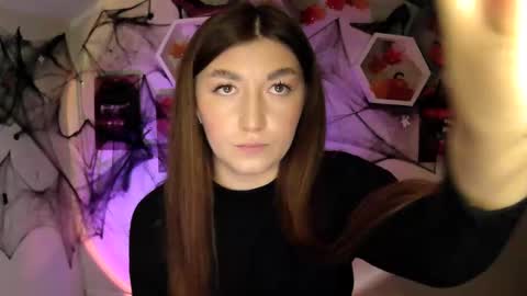 sweet girl and shine body online show from 7, 10, 2025