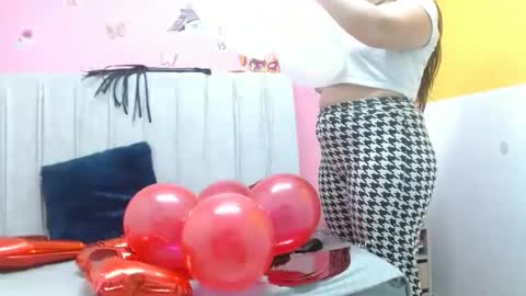 Snapshot of monickhot303av chatting on 14, 2, 2025 monickhot303av online show from 14, 2, 2025