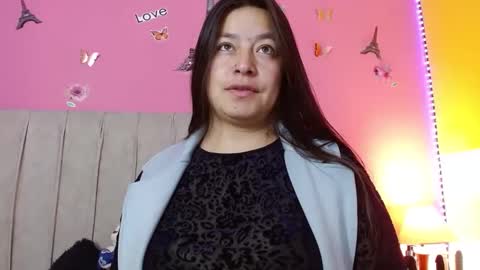 Snapshot of monickhot303av chatting on 8, 10, 2025 monickhot303av online show from 8, 10, 2025