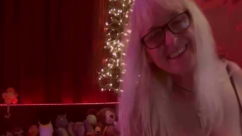 Monika    online show from 1, 1, 2025