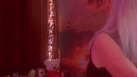 Monika    online show from 27, 11, 2025