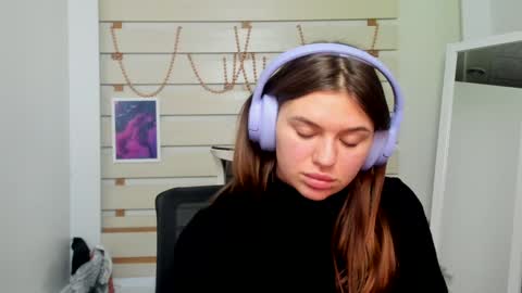 Monika online show from 7, 2, 2025