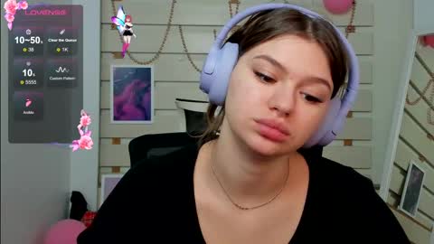 Monika online show from 5, 3, 2025