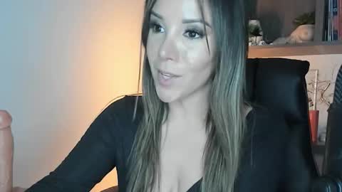 Snapshot of monilee69 chatting on 29, 10, 2025 Monilee online show from 29, 10, 2025