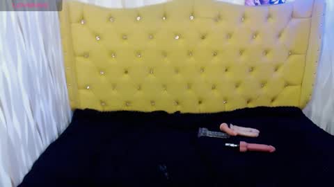 Snapshot of moniquehick chatting on 21, 1, 2025 Monica online show from 21, 1, 2025