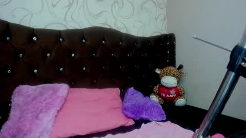 Snapshot of moniquehick chatting on 13, 10, 2025 Monica online show from 13, 10, 2025