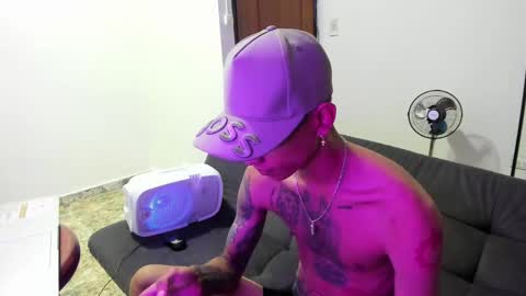 Snapshot of monkeyd_66 chatting on 6, 1, 2025 monkeyd_66 online show from 6, 1, 2025