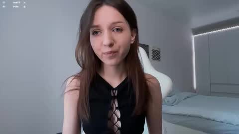 Snapshot of monnymoonn chatting on 7, 11, 2025 Mary online show from 7, 11, 2025