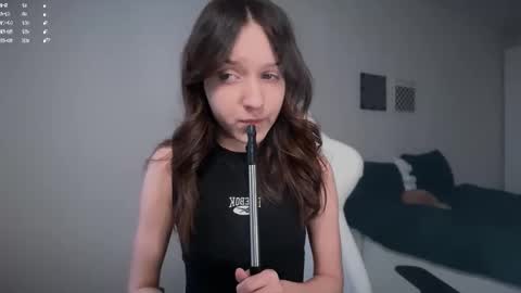 Snapshot of monnymoonn chatting on 11, 11, 2025 Mary online show from 11, 11, 2025