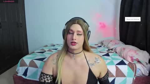 Snapshot of monojuan06 chatting on 13, 11, 2025 veronika ind online show from 13, 11, 2025