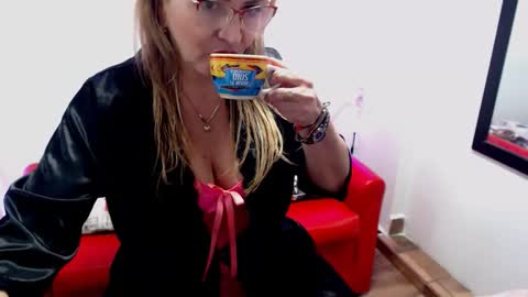 monserrat_diva online show from 1, 10, 2025