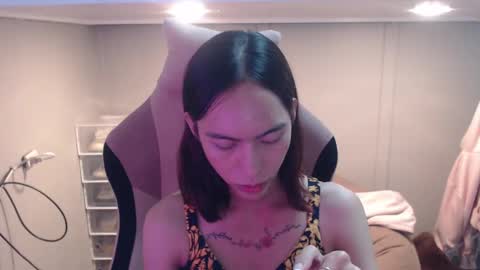 ELYSE A SIMPLE GIRL online show from 10, 1, 2025