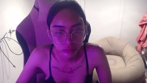 ELYSE A SIMPLE GIRL online show from 21, 1, 2025