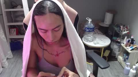 ELYSE A SIMPLE GIRL online show from 22, 12, 2025